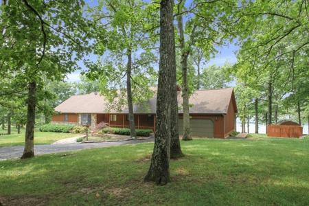 Lakefront Custom Home on Arrowhead Lake, West Plains, MO - image 2