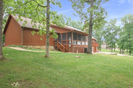 Lakefront Custom Home on Arrowhead Lake, West Plains, MO - image 40