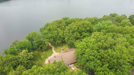 Lakefront Custom Home on Arrowhead Lake, West Plains, MO - image 42