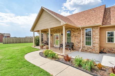 Home For Sale In Sayre, Oklahoma - image 10