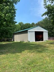 Country Home and  Farm in Metcalfe County - image 10