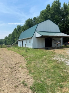 Country Home and  Farm in Metcalfe County - image 3