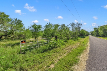 14 Acres on the hard corner just South of Castroville! - image 7
