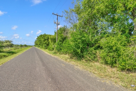 14 Acres on the hard corner just South of Castroville! - image 4