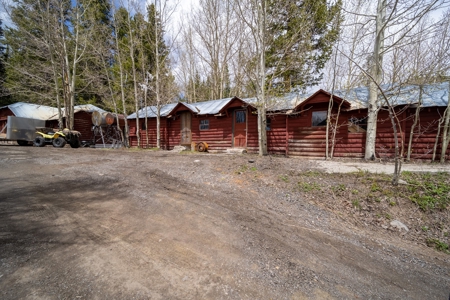 Colorado Lodge and Waterfront Property For Sale - image 10