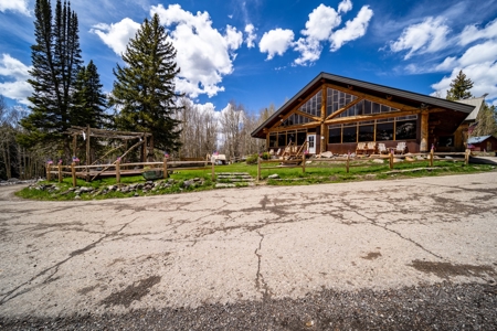 Colorado Lodge and Waterfront Property For Sale - image 16