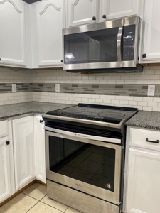 Newly remodeled HOME for SALE in TOWN - image 35