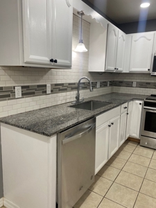 Newly remodeled HOME for SALE in TOWN - image 17
