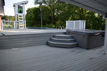 Newly remodeled HOME for SALE in TOWN - image 46