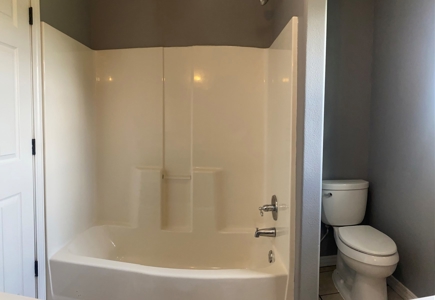 Newly remodeled HOME for SALE in TOWN - image 6