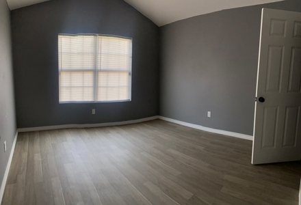 Newly remodeled HOME for SALE in TOWN - image 11