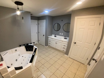 Newly remodeled HOME for SALE in TOWN - image 23