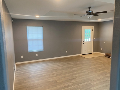Newly remodeled HOME for SALE in TOWN - image 20
