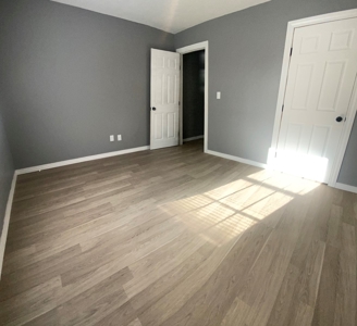 Newly remodeled HOME for SALE in TOWN - image 9