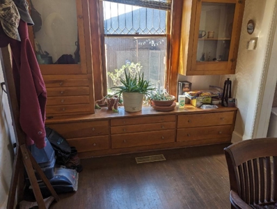 Eastern Oregon Turn of the Century Three Bedroom Home - image 4