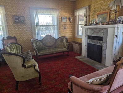 Eastern Oregon Turn of the Century Three Bedroom Home - image 13