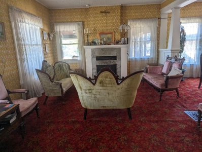 Eastern Oregon Turn of the Century Three Bedroom Home - image 15