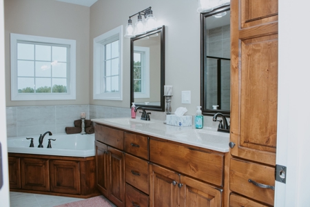 Newly Built Custom Home For Sale in Memphis, Missouri - image 27