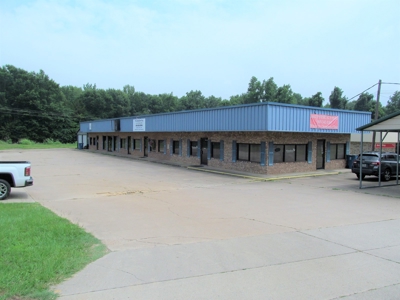 100% Occupied Strip Mall Winnsboro Wood County Texas - DFW - image 4