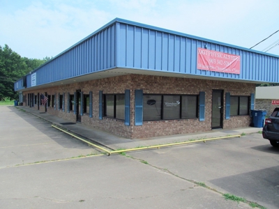 100% Occupied Strip Mall Winnsboro Wood County Texas - DFW - image 1