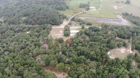 Country Home on Acreage in LaRue, Texas - image 2