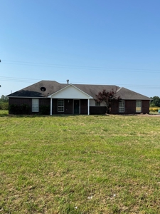 Country Home On 6 Acres For Sale Online Auction - image 1