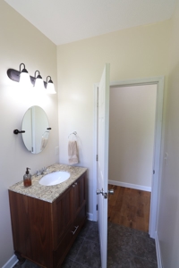 Cape Cod Home on 33 acres in Somerset Ohio - image 16