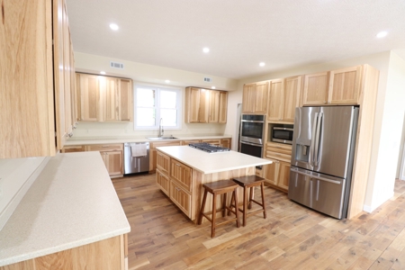 Cape Cod Home on 33 acres in Somerset Ohio - image 10