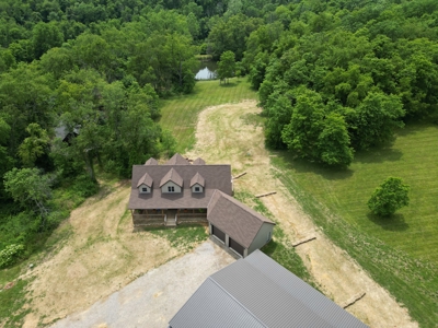 Cape Cod Home on 33 acres in Somerset Ohio - image 4