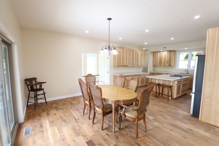 Cape Cod Home on 33 acres in Somerset Ohio - image 9