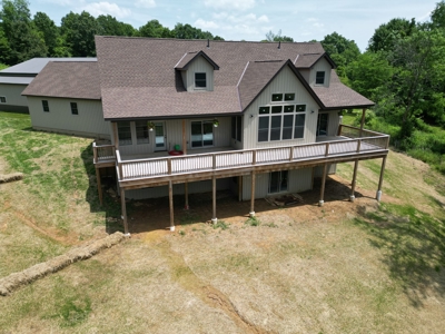 Cape Cod Home on 33 acres in Somerset Ohio - image 6