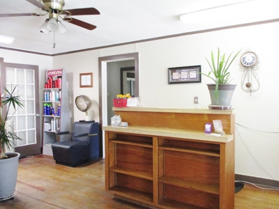 Bonham Tx Established Hair Salon - image 2