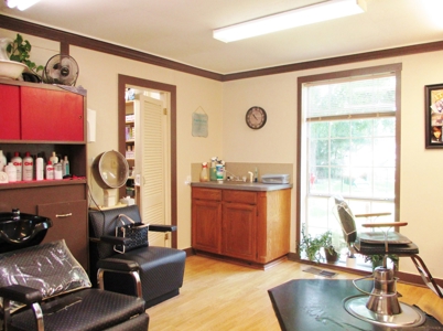 Bonham Tx Established Hair Salon - image 12