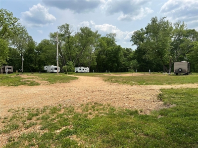 Riverfront Land for Sale in Vienna, Missouri - image 3