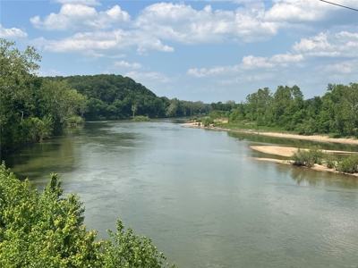 Riverfront Land for Sale in Vienna, Missouri - image 2