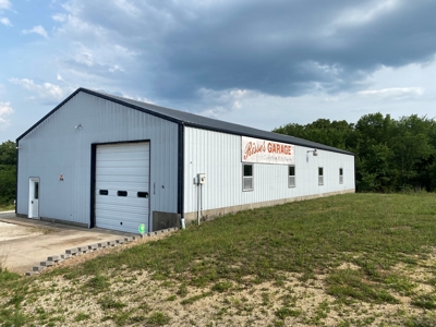 Commercial Property for Sale in Vienna, Missouri - image 1