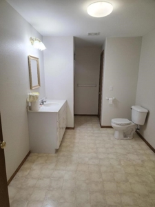 Home in Iola Kansas - image 15