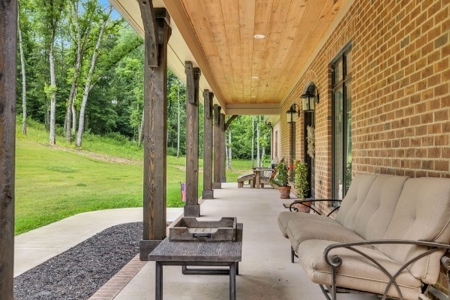 Secluded Country Home With Creek Frontage For Sale In TN - image 4