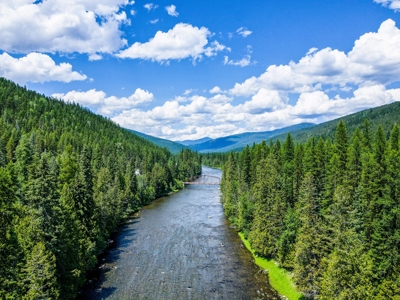 Here is your private getaway on the Yaak River! - image 49