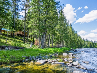 Here is your private getaway on the Yaak River! - image 2