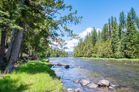 Here is your private getaway on the Yaak River! - image 44