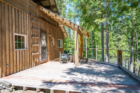 Here is your private getaway on the Yaak River! - image 37