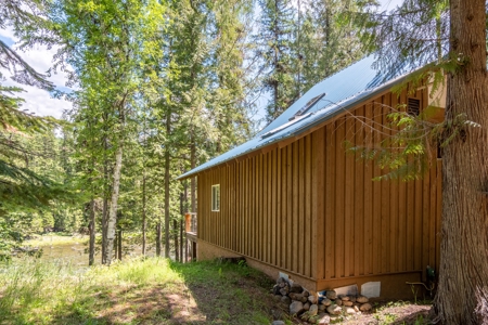 Here is your private getaway on the Yaak River! - image 41