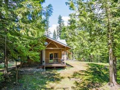 Here is your private getaway on the Yaak River! - image 34