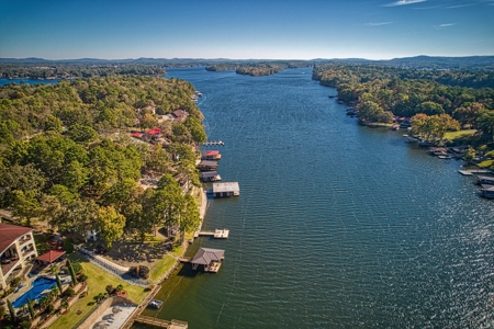 Lake Hamilton Waterfront Home in Hot Springs, AR - image 3
