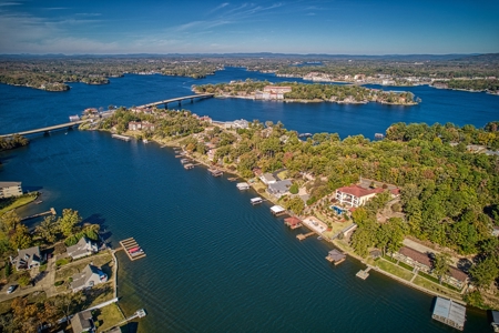 Lake Hamilton Waterfront Home in Hot Springs, AR - image 4