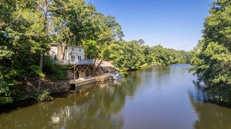 Lake Front Home on Lake Hamilton in Hot Springs AR - image 2