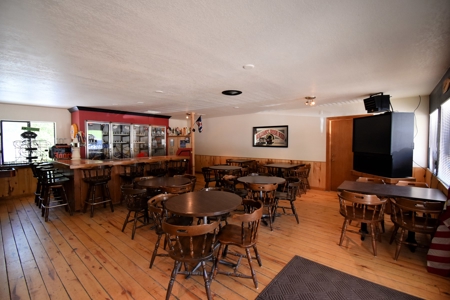 Prime Commercial Building Plus Residential Rental Units! - image 34