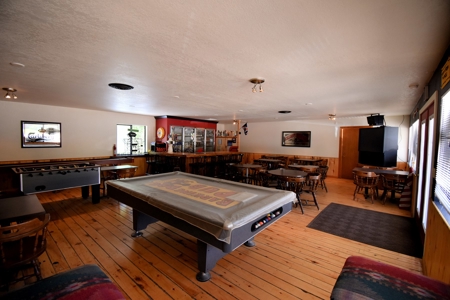 Prime Commercial Building Plus Residential Rental Units! - image 27