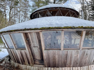 Yurt with Nearby Lake Access - image 3